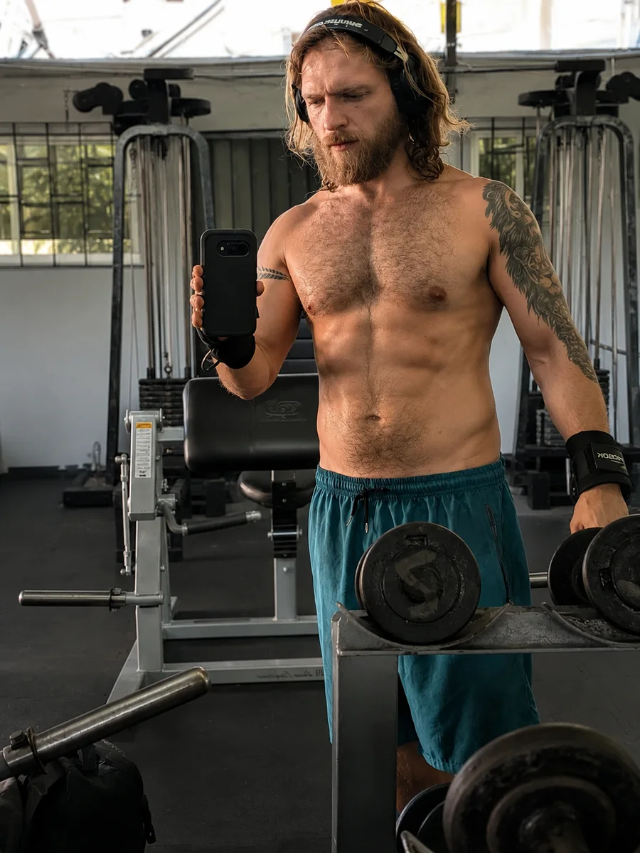 Boris training in the gym after rebuilding his physical routine